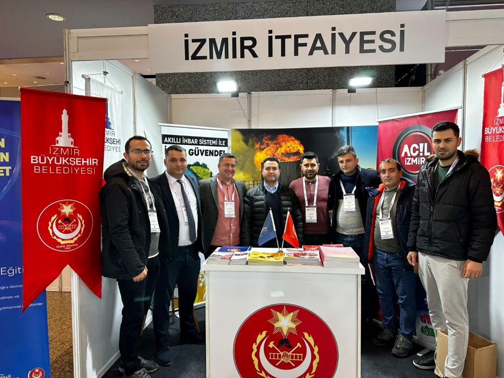 İzmir İtfaiyesi’nden uzman isimler Uluslararası Yangın Güvenliği Sempozyumu’na katıldı